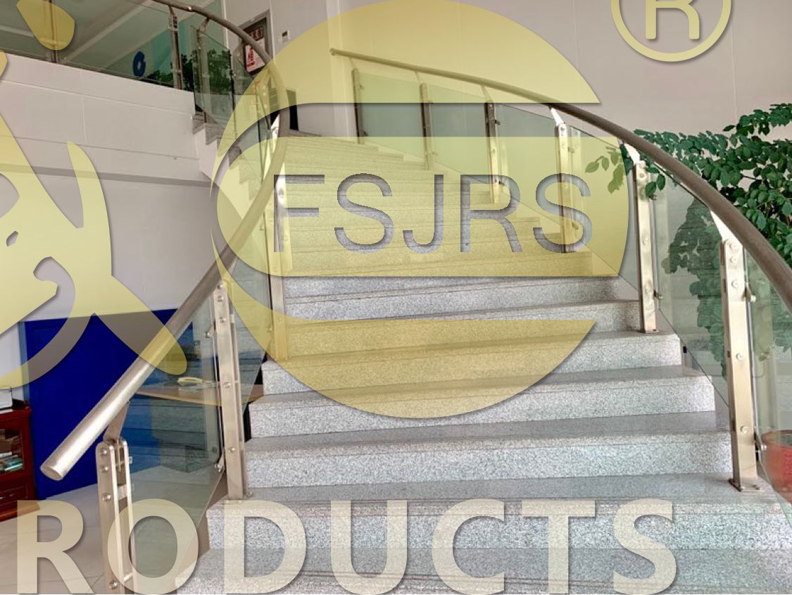 不銹鋼立柱與扶手管是怎么鏈接的呢？